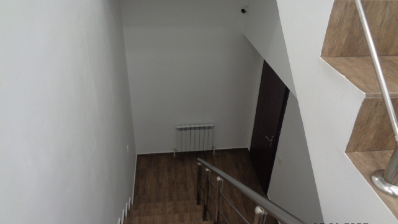 2007 жылы салынған коммерциялық ғимарат (1-қабаттың бір бөлігі), жалпы ауданы 219,8 ш.м.