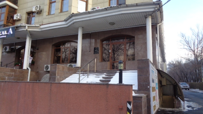 2007 жылғы салынған коммерциялық нысан (1-қабаттың бір бөлігі, жертөленің бір бөлігі), жалпы ауданы 231,2 ш.м.