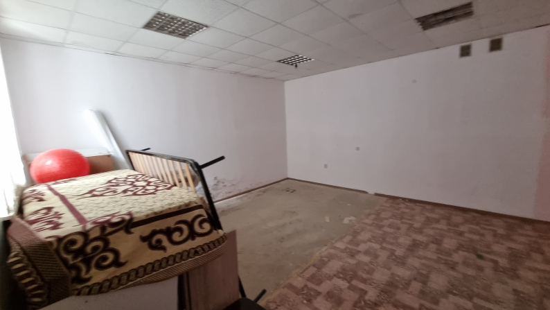 Кірпіш үйдегі 3 бөлмелі пәтер, 70 м² (1981 ж.)