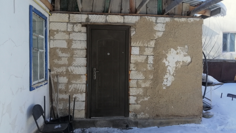 Жер көлемі 0,0733 га болатын тұрғын үй және шаруашылық ғимараттар