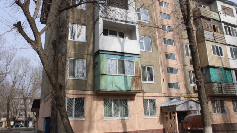 Бағаны өзгерту мүмкіндігі бар екі бөлмелі пәтер.