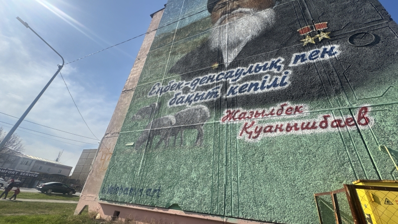Кең үш бөлмелі пәтер