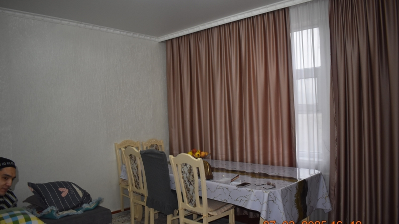 Үй жартысы және 0,0498 га жер телімі
