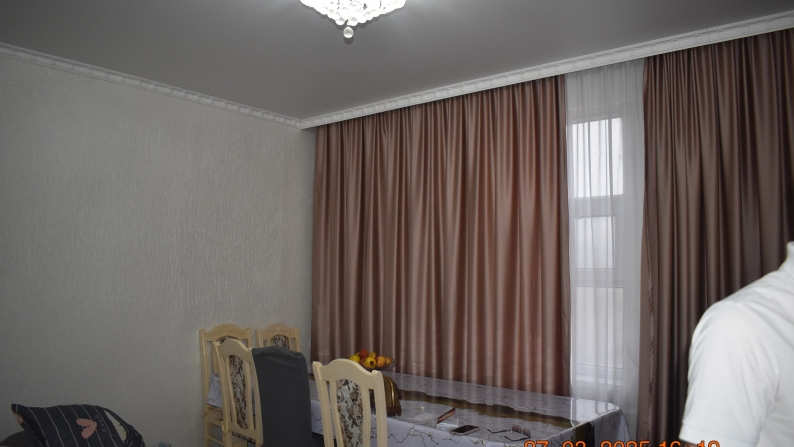 Үй жартысы және 0,0498 га жер телімі
