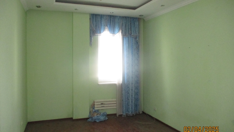Үш бөлмелі пәтер, 128 м²