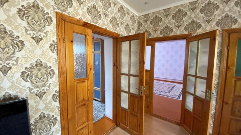 Жеке меншікке кең үй мен жер телімі