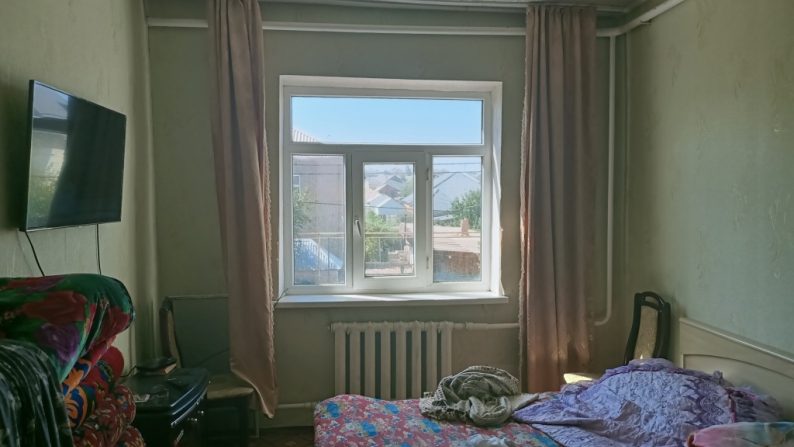 174,10 шаршы метр тұрғын үй және 0,0800 га жер телімі