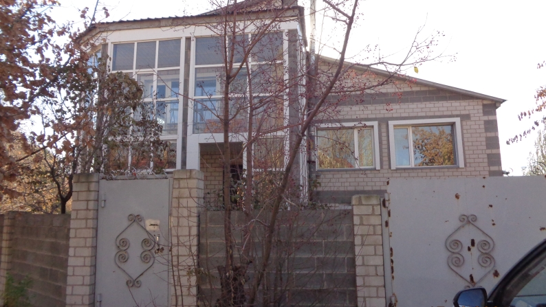Ғимараттар кешені және теміржол торабы бар жер учаскесі