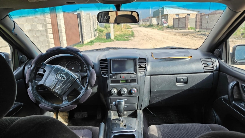 KIA Sorento 2007, black, VIN: KNAJC525875776010