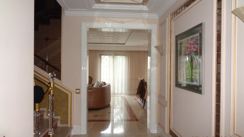 Эдельвейс шағынауданындағы тұрғын үй, жалпы ауданы 325,8 ш.м.