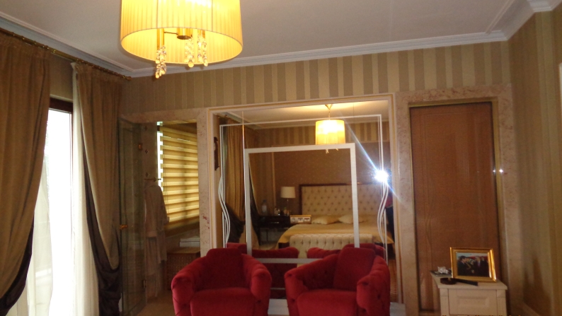 Эдельвейс шағынауданындағы тұрғын үй, жалпы ауданы 325,8 ш.м.