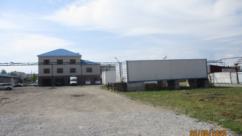 Ғимараттар кешені және теміржол торабы бар жер учаскесі