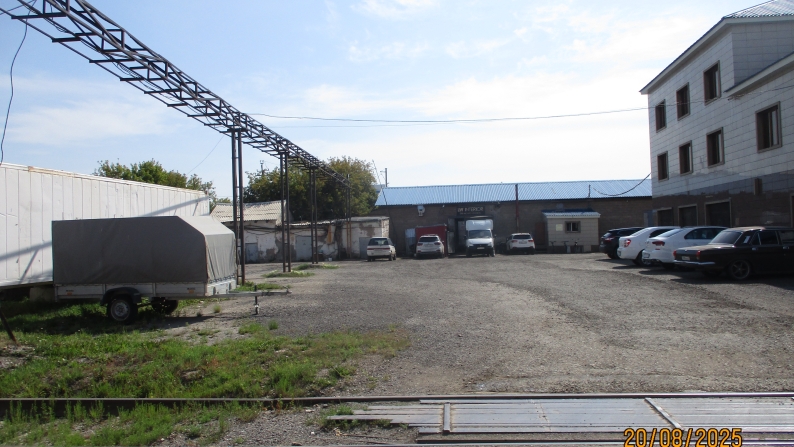 Ғимараттар кешені және теміржол торабы бар жер учаскесі