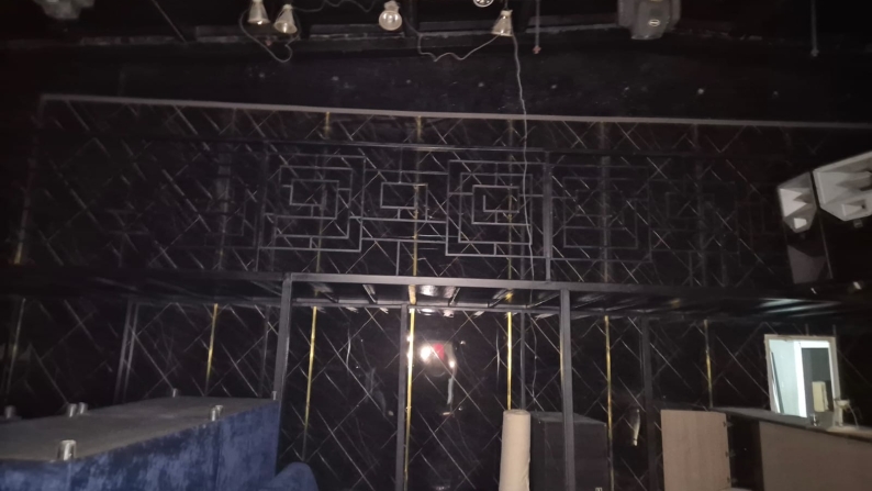 Кафе (караоке-бар, клуб), жалпы ауданы 697,3 ш.м.