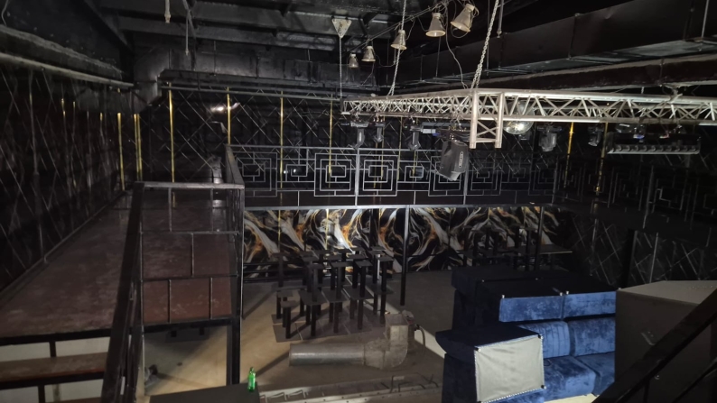 Кафе (караоке-бар, клуб), жалпы ауданы 697,3 ш.м.