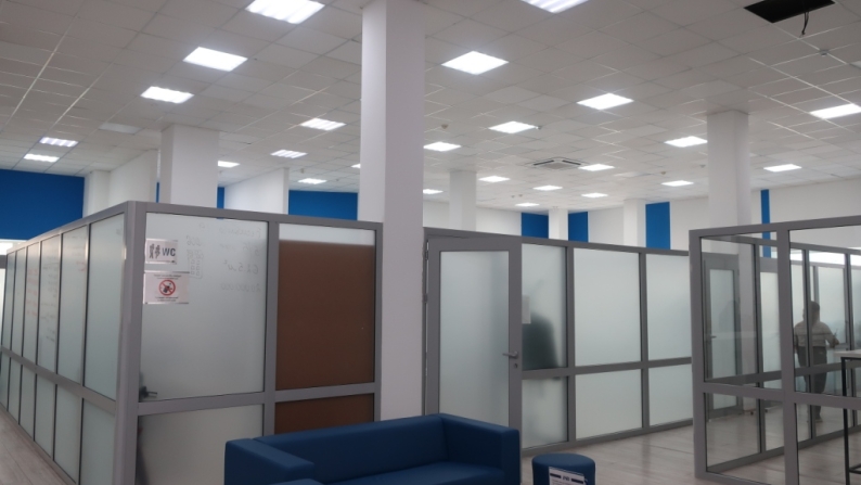 Коммерческое помещение 2 484 м²