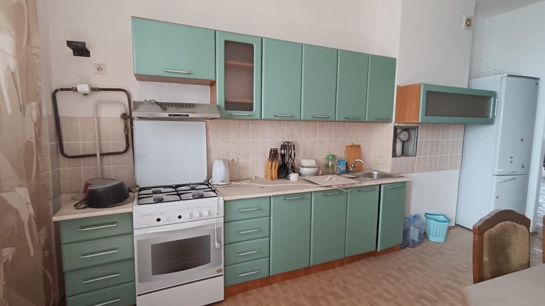 Four-room apartment, total area of 181.9 sq.m