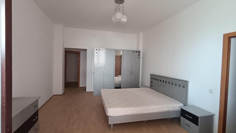 Four-room apartment, total area of 181.9 sq.m