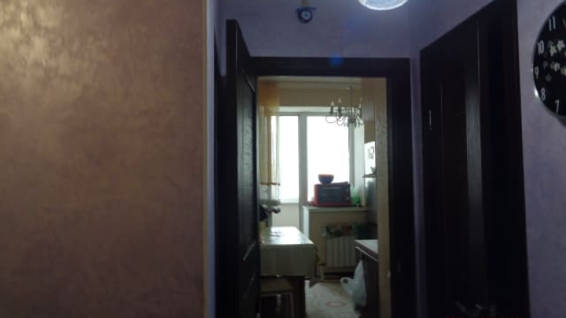 Кірпіш үйдегі 9-қабатта орналасқан 2 бөлмелі пәтер
