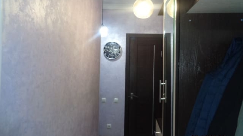 Кірпіш үйдегі 9-қабатта орналасқан 2 бөлмелі пәтер
