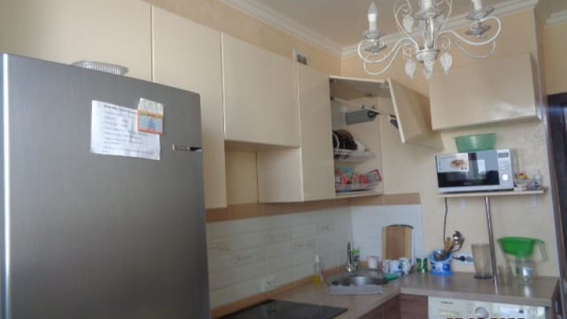 Кірпіш үйдегі 9-қабатта орналасқан 2 бөлмелі пәтер