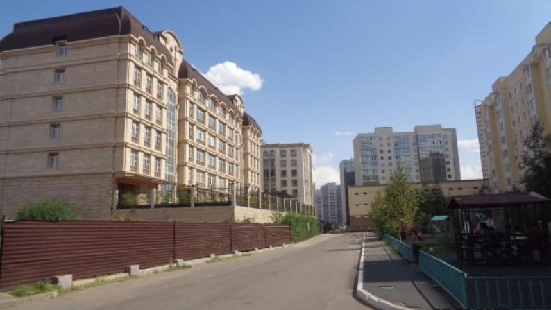 Кірпіш үйдегі 9-қабатта орналасқан 2 бөлмелі пәтер