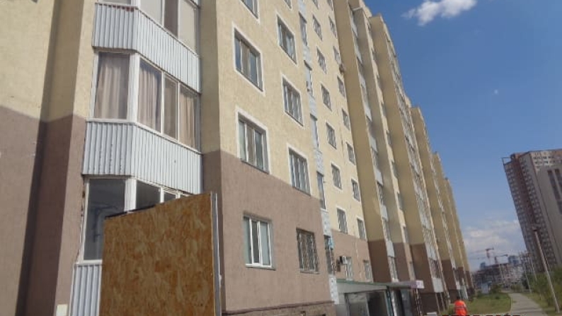 Кірпіш үйдегі 9-қабатта орналасқан 2 бөлмелі пәтер
