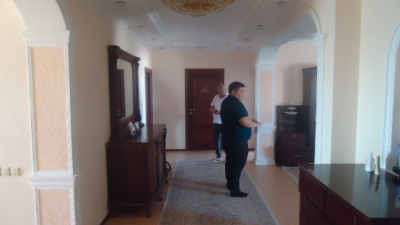 Кең екі бөлмелі пәтер 111,90 шаршы метр.