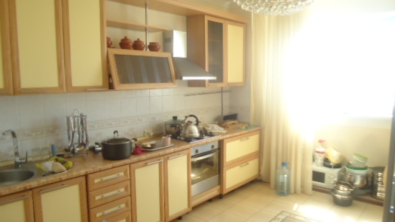 Кең екі бөлмелі пәтер 111,90 шаршы метр.