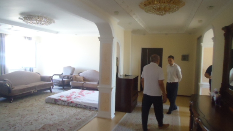 Кең екі бөлмелі пәтер 111,90 шаршы метр.