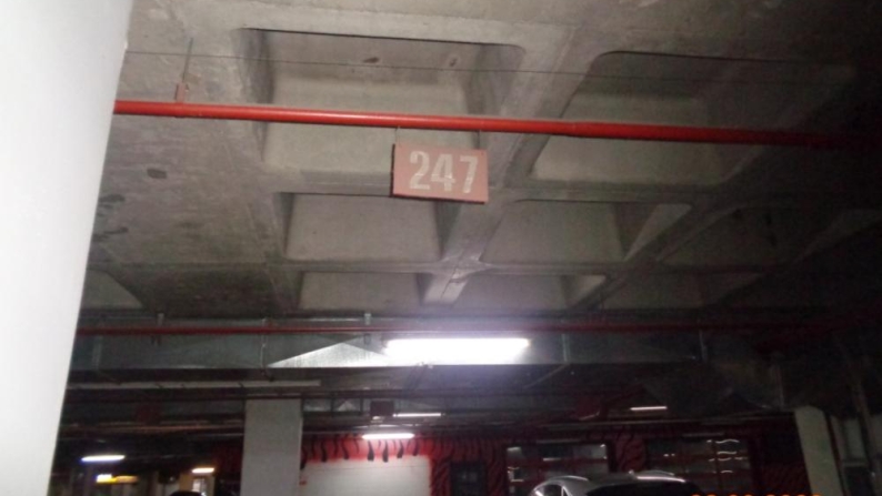 Тұрақ орны №247, 13,6 шаршы м, Астана, Иманбаева 11