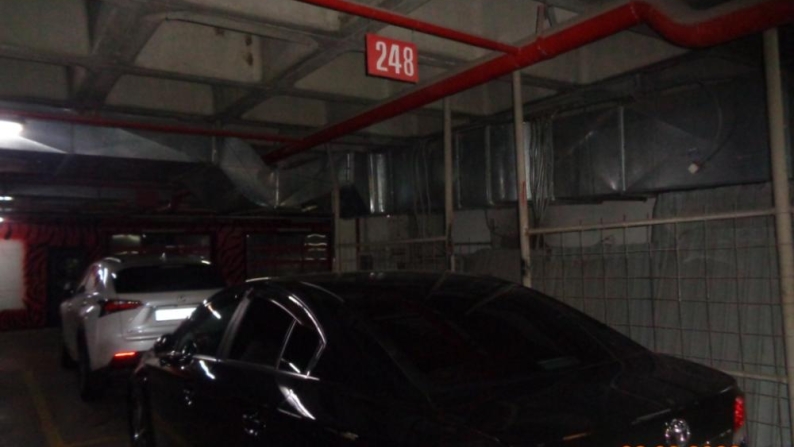 Астана, Иманбаев көшесі 11, №248 автотұрақ орны