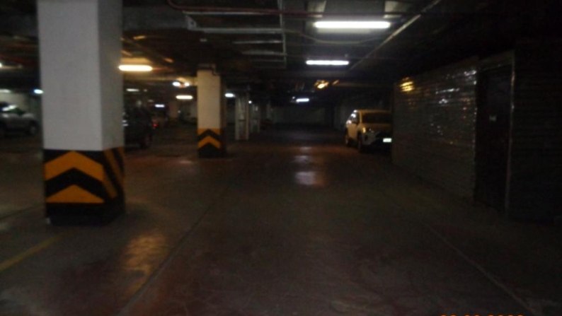 Астанада, Иманбаева 11 көшесінде орналасқан 14,7 м² автотұрақ орны