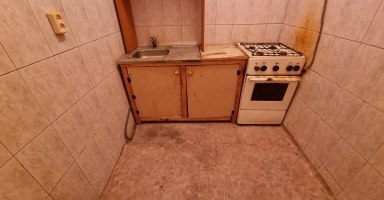 Кірпіш үйдегі 3 бөлмелі пәтер, 70 м² (1981 ж.)
