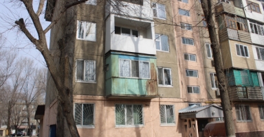 Бағаны өзгерту мүмкіндігі бар екі бөлмелі пәтер.
