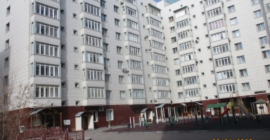 Үш бөлмелі пәтер, 128 м²