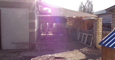 Ғимараттар кешені және теміржол торабы бар жер учаскесі